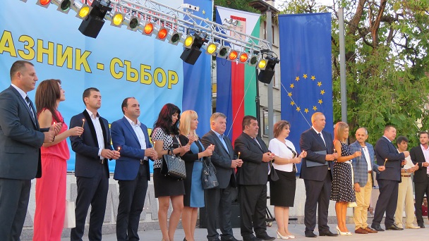 Надя Сотирова и Валя Манова сред специалните гости на празника на Ихтиман