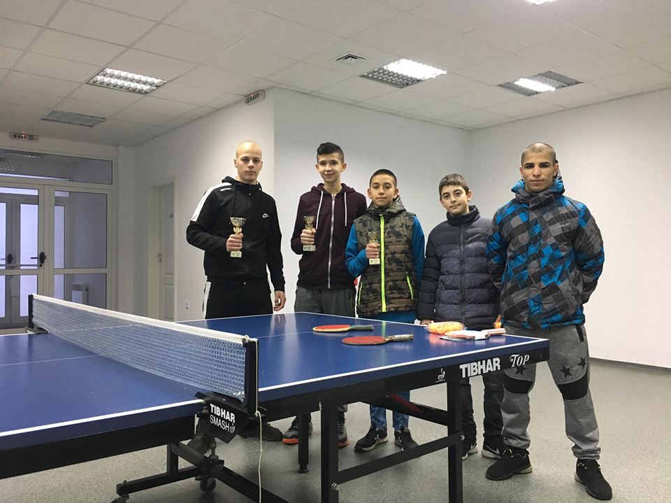 Кои са първенците в турнира по тенис на маса
