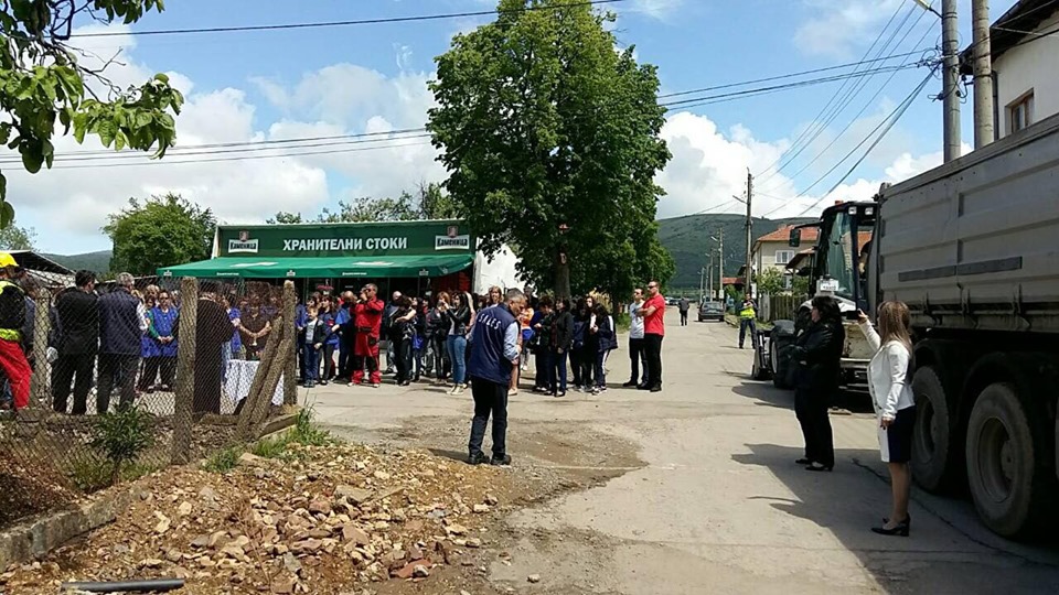 ПЪРВА КОПКА: Започва цялостен ремонт на улица „Христо Смирненски“ (СНИМКИ)