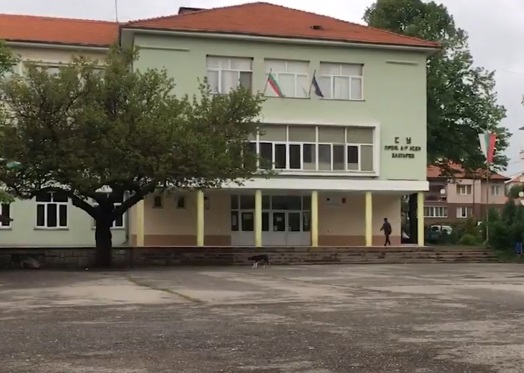 ВАЖНО: Затварят учебните заведения, детските градини и заведенията в цяла България