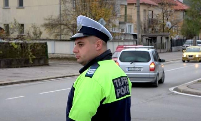 На крак! Полицията с масирани проверки по Великден