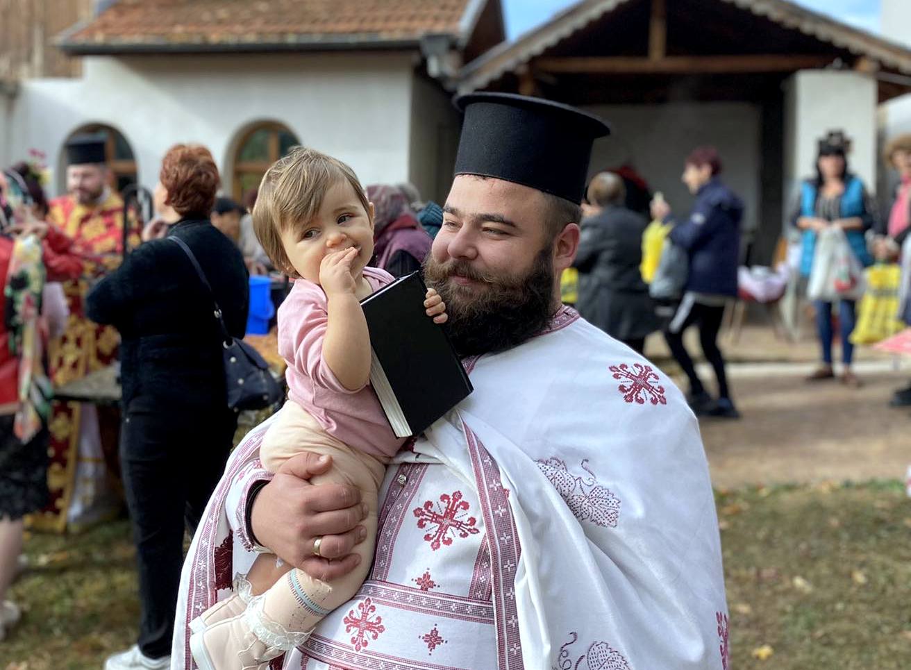 Най-големият храм в Годеч отбеляза своя празник (СНИМКИ)