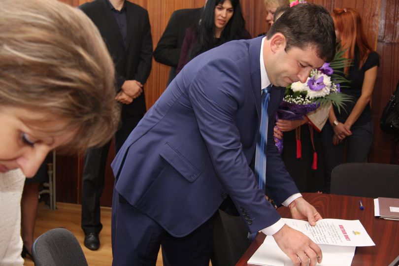 На прага на третия мандат: Вижте емоционални и запомнящи се моменти от последните 8 години на Радослав Асенов като кмет (СНИМКИ)
