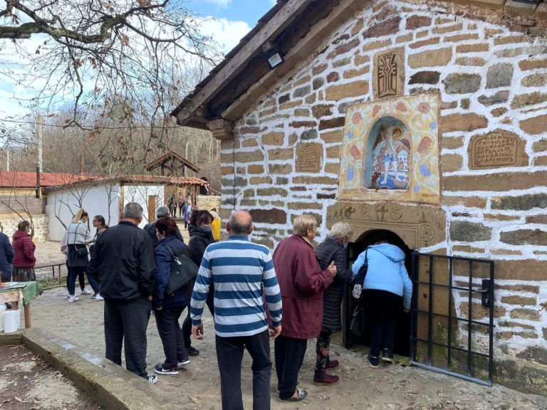 В сряда: Шумският манастир посреща храмовия си празник с курбан