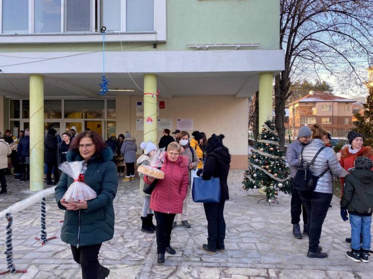 Коледният базар на училището ще се проведе на 15 декември. За какво ще отидат събраните пари?