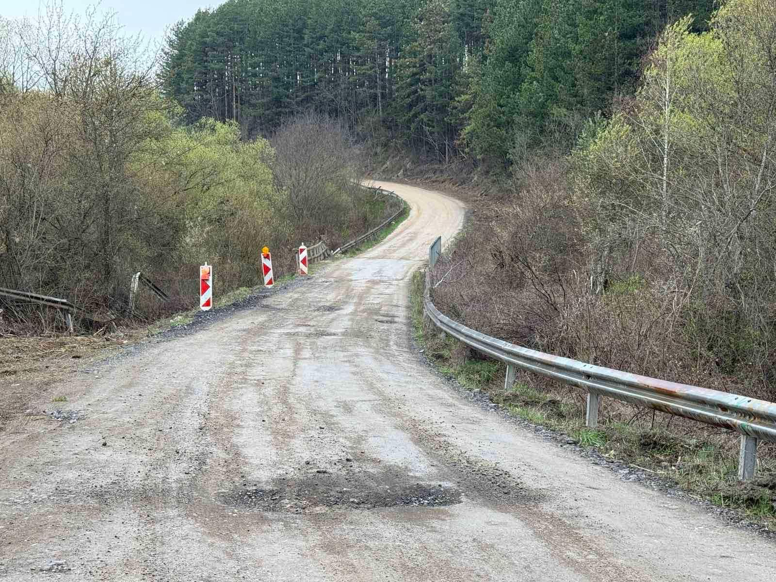 Какво става с ремонта на пътя Годеч – Бърля?